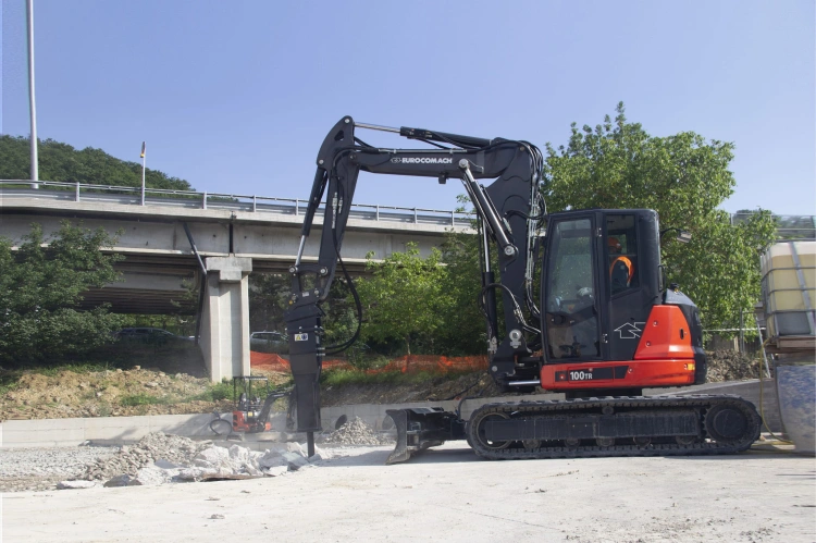 Koparka Eurocomach 100 TR - silnik Yanmar.jpg