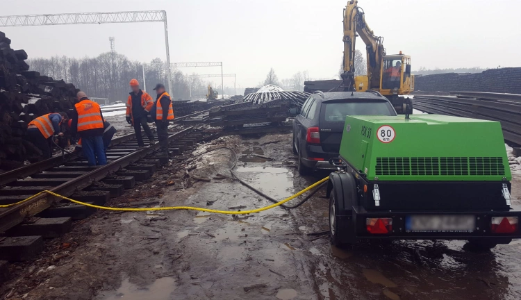 ATMOS PDK 33 sprężarka kompresor spalinowy śrubowy .jpg