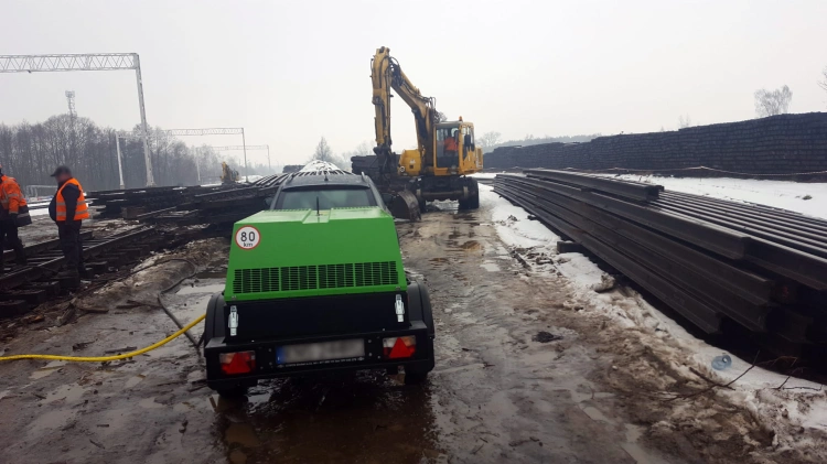 ATMOS PDK 33 sprężarka kompresor spalinowy śrubowy .jpg