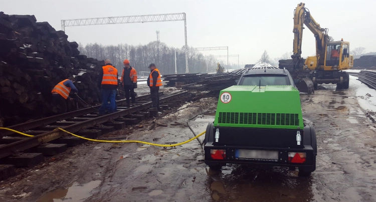 ATMOS PDK 33 sprężarka kompresor spalinowy śrubowy .jpg