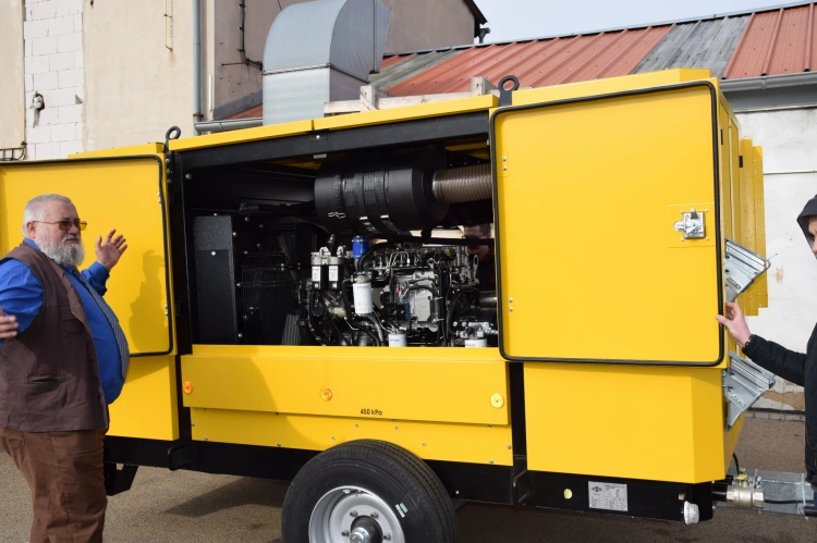 ATMOS PDC 190 sprężarka kompresor Caterpillar.jpg