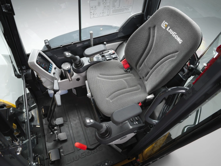 7_LiuGong_9027_Interior_2.jpg